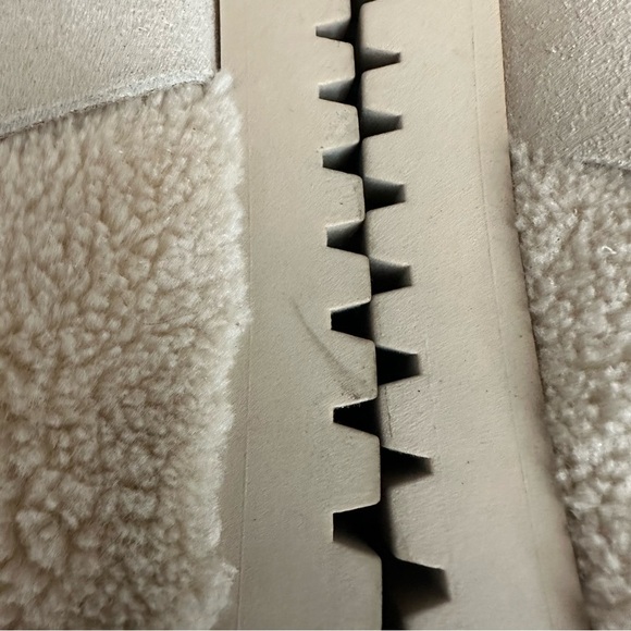 STEVE MADDEN Women’s Off White Nina Buckle Slip On Faux Fur Clogs Shoes 6.5 - Picture 9 of 11